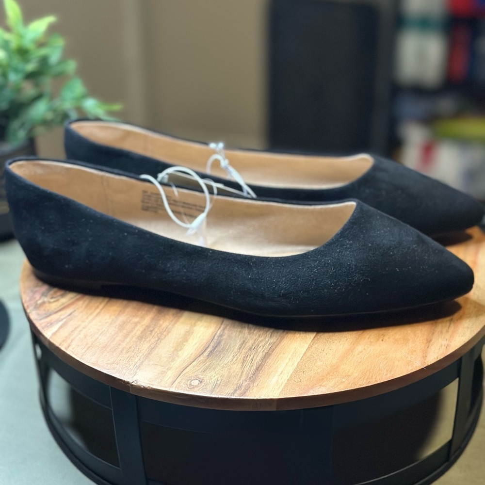 A New Day Classic Black Flats - Picture 2 of 4